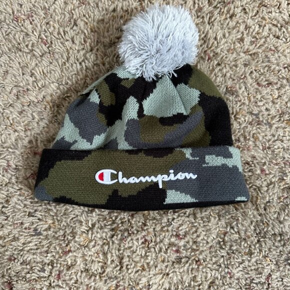 Champion Camo Knit Pom Beanie Hat OSFM Green/Black Acrylic Winter Cold Weather - Picture 1 of 5